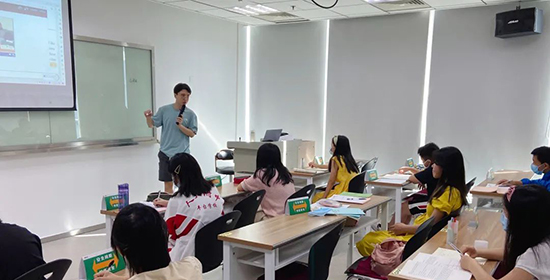 (重庆啄木鸟留学)上课实景