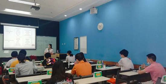 (杭州啄木鸟留学)上课实景