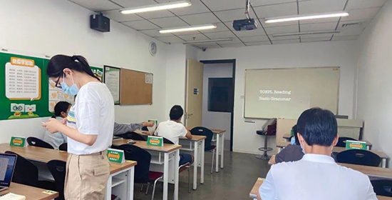(杭州啄木鸟留学)上课实景