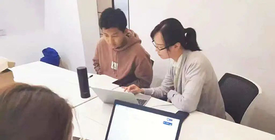 (广州啄木鸟留学)上课实景